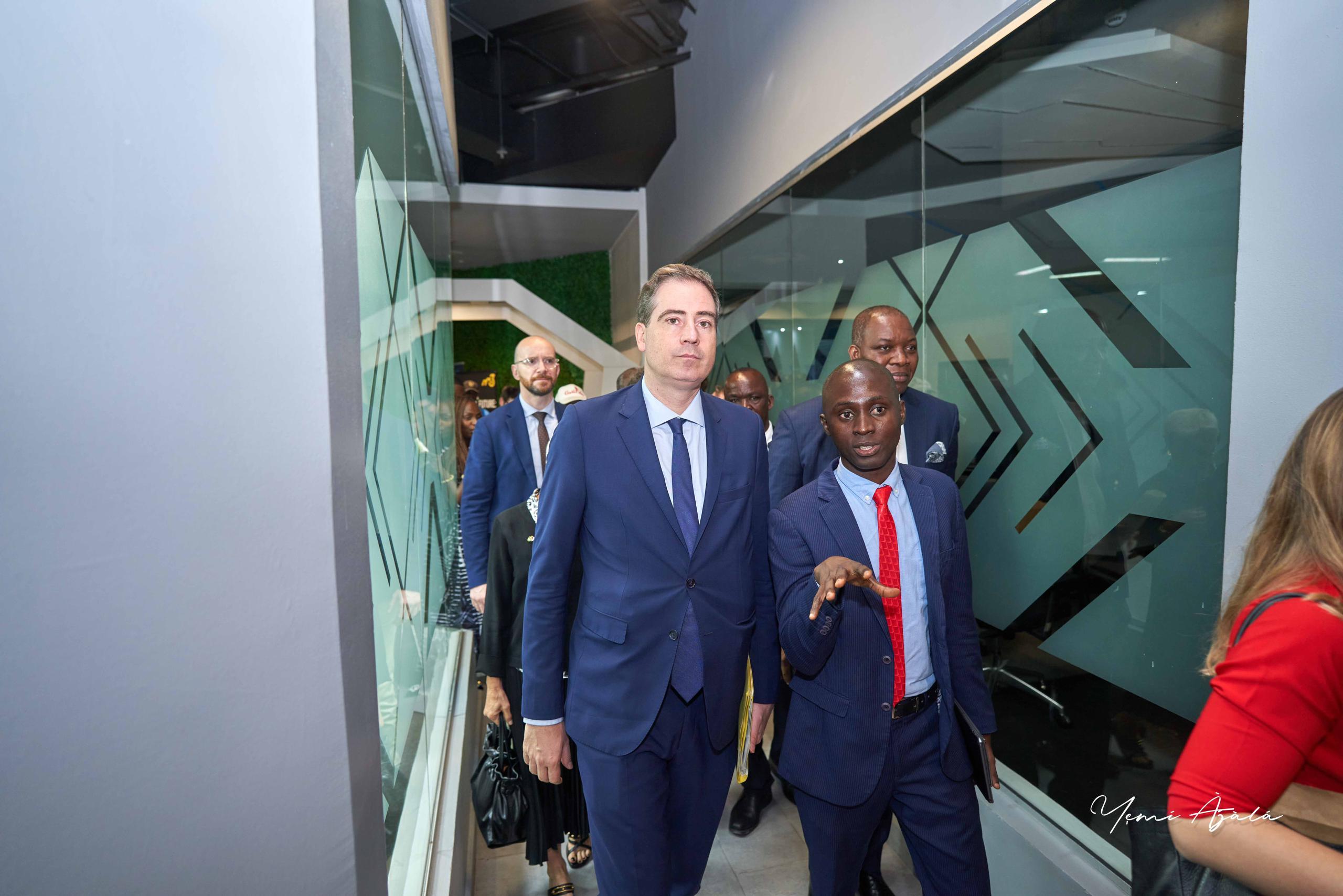 ceo with minister